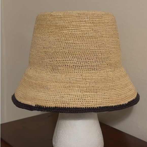 Women’s Artesano Yana packable hat, natural w/blk trim, adjustable, like new - Picture 2 of 12